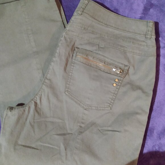 Women's Chico's Slacks - Picture 4 of 7